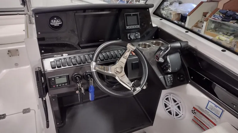 Slide: The Image of Blackfin 272DC 2022 - 7