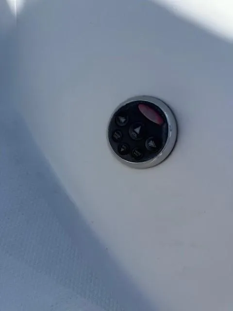 Slide: The Image of Control panel on 2006 Sea Ray 220 Sundeck boat interior. - 27