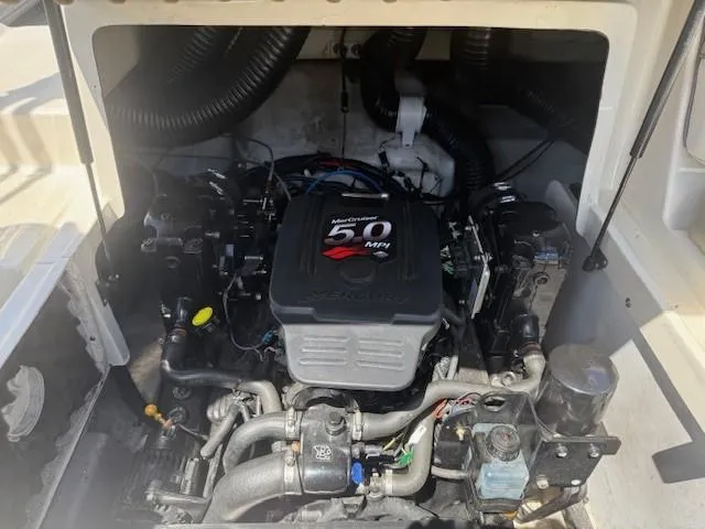 Slide: The Image of Engine compartment of a 2006 Sea Ray 220 Sundeck with MerCruiser 5.0 MPI engine. - 31