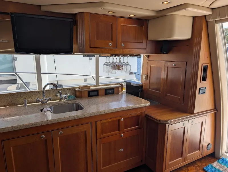 Slide: The Image of Cruisers Yachts 5000 Sport Sedan 2003 - 54