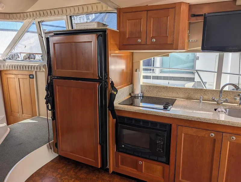 Slide: The Image of Cruisers Yachts 5000 Sport Sedan 2003 - 55