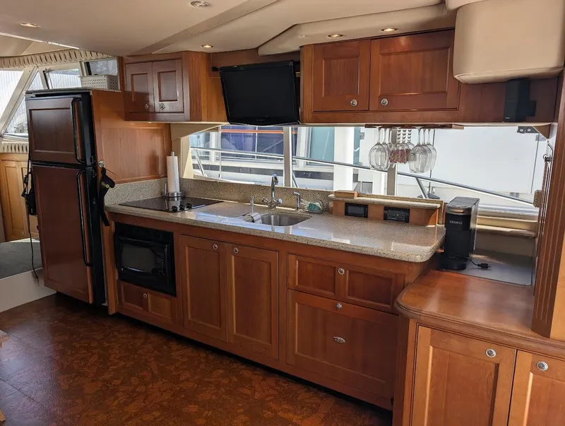 Slide: The Image of Cruisers Yachts 5000 Sport Sedan 2003 - 56