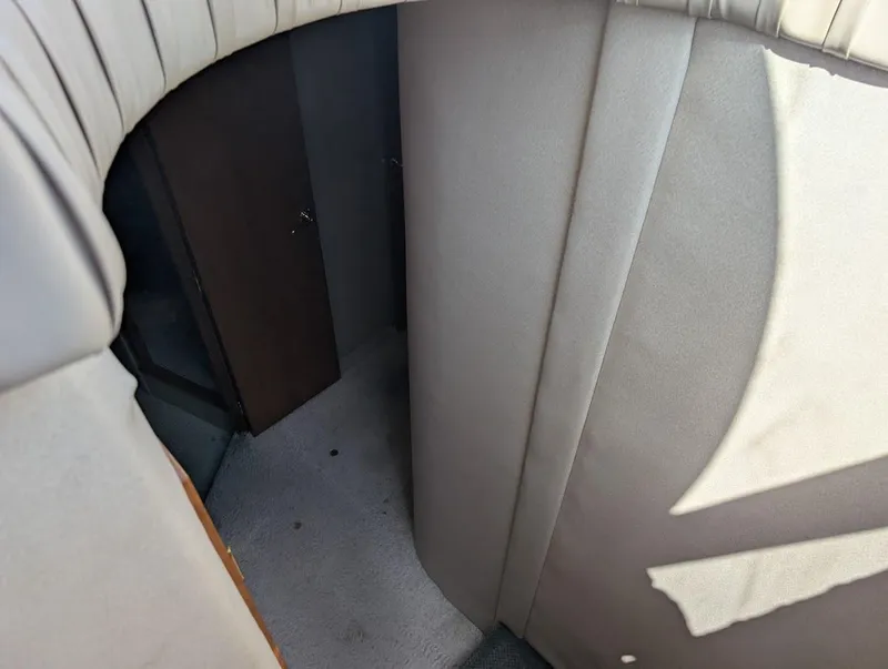 Slide: The Image of Cruisers Yachts 5000 Sport Sedan 2003 - 66