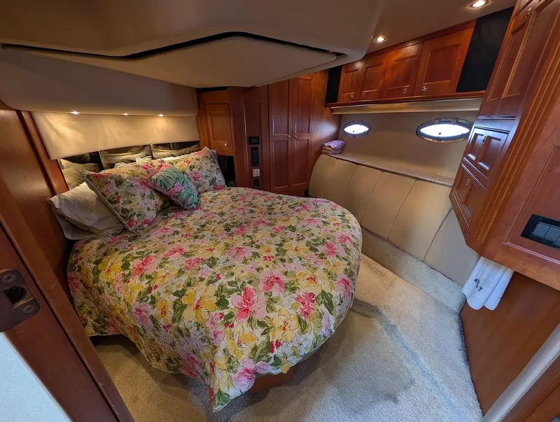 Slide: The Image of Cruisers Yachts 5000 Sport Sedan 2003 - 68