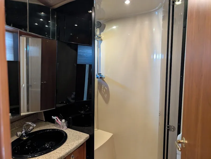 Slide: The Image of Cruisers Yachts 5000 Sport Sedan 2003 - 71