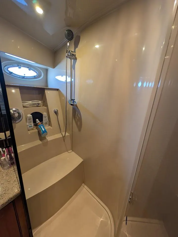 Slide: The Image of Cruisers Yachts 5000 Sport Sedan 2003 - 72