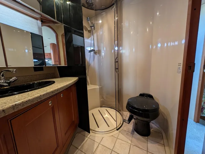 Slide: The Image of Cruisers Yachts 5000 Sport Sedan 2003 - 75