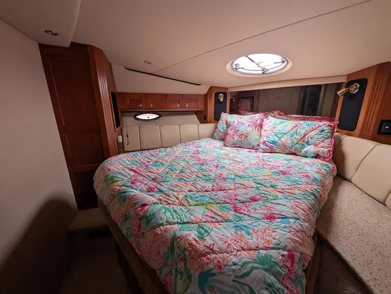 Slide: The Image of Cruisers Yachts 5000 Sport Sedan 2003 - 79