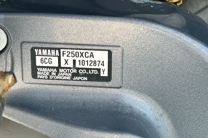 Slide: The Image of Yamaha F250XCA engine label on 2017 Sea Hunt Ultra 235 SE boat. - 27