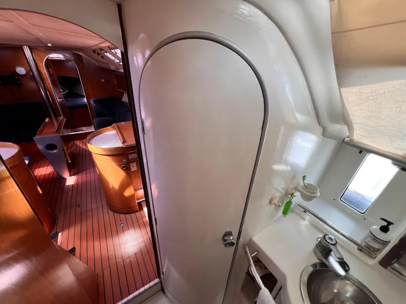 Slide: The Image of Beneteau First 41S5 1990 - 71