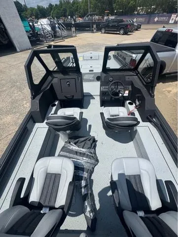 Slide: The Image of SeaArk Procat 240 - Yamaha 250 SHO 2025 - 9