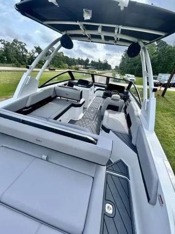 Slide: The Image of Cobalt R6 2025 - 10