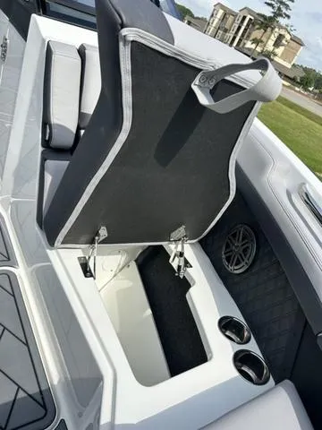 Slide: The Image of Cobalt R6 2025 - 20