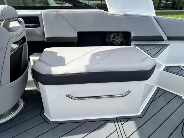 Slide: The Image of Cobalt R6 2025 - 34