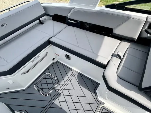 Slide: The Image of Cobalt R6 2025 - 37