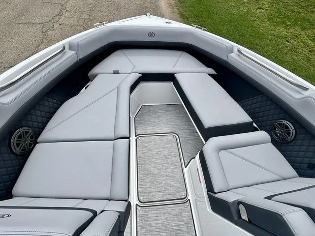 Slide: The Image of Cobalt R8 2025 - 13