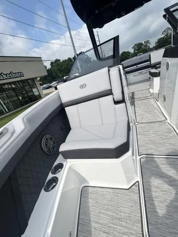 Slide: The Image of Cobalt R8 2025 - 19