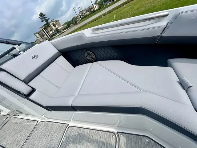 Slide: The Image of Cobalt R8 2025 - 21