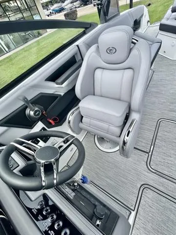 Slide: The Image of Cobalt R8 2025 - 24