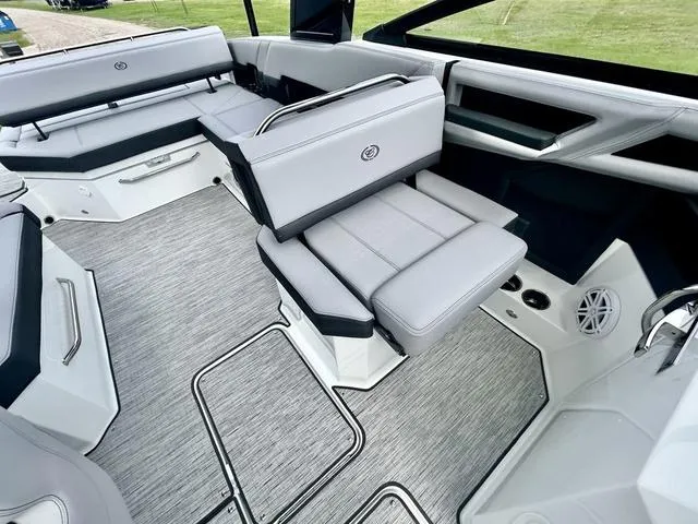 Slide: The Image of Cobalt R8 2025 - 28