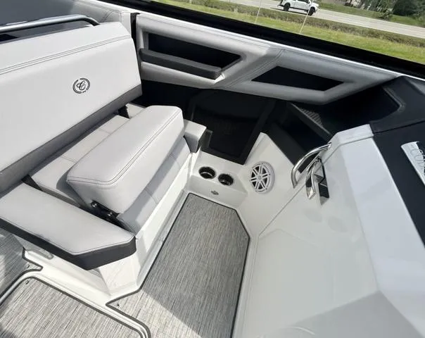 Slide: The Image of Cobalt R8 2025 - 30