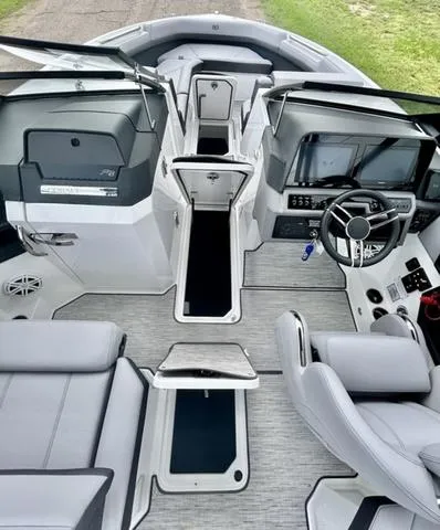 Slide: The Image of Cobalt R8 2025 - 34