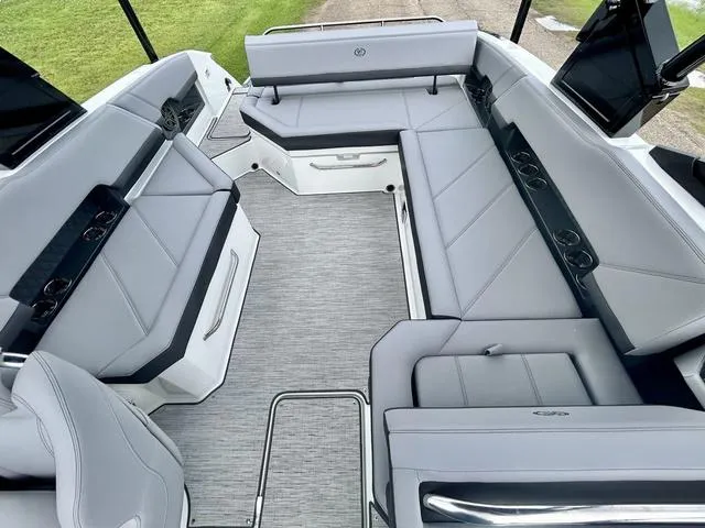 Slide: The Image of Cobalt R8 2025 - 35