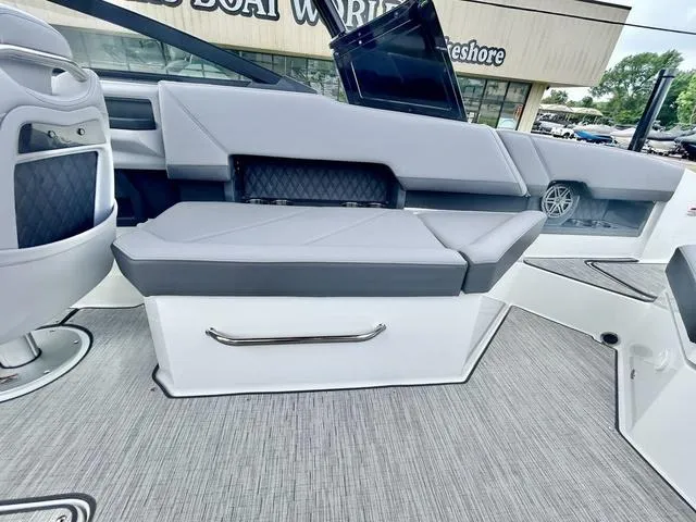 Slide: The Image of Cobalt R8 2025 - 37