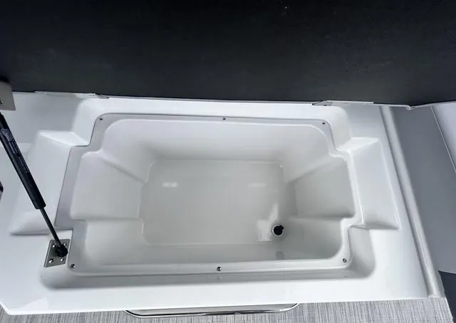 Slide: The Image of Cobalt R8 2025 - 39