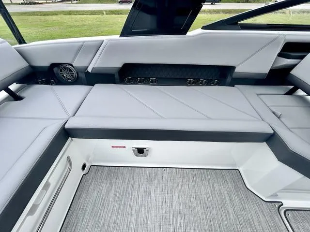 Slide: The Image of Cobalt R8 2025 - 41