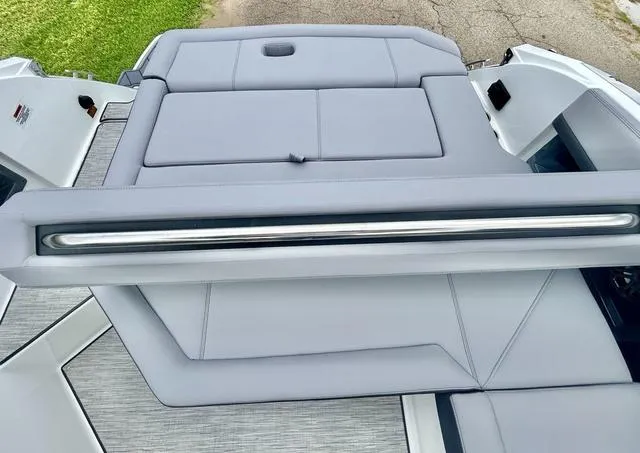 Slide: The Image of Cobalt R8 2025 - 49