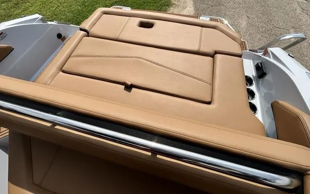 Slide: The Image of Cobalt R6 Surf 2025 - 50