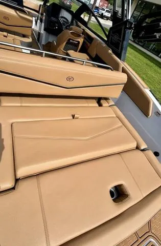 Slide: The Image of Cobalt R6 Surf 2025 - 52