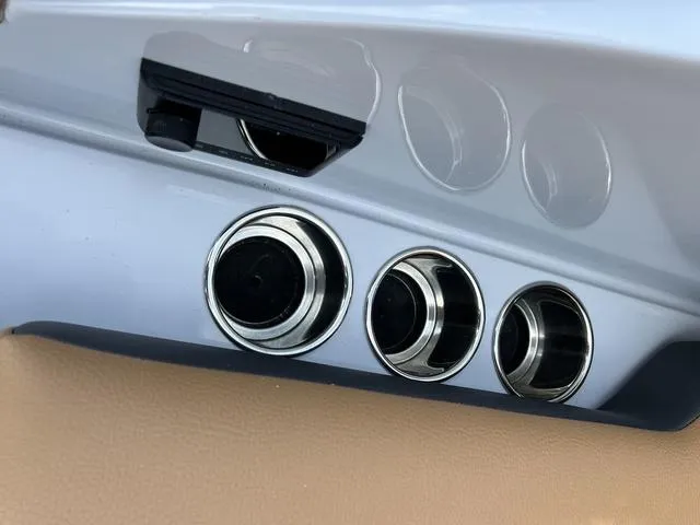 Slide: The Image of Cobalt R6 Surf 2025 - 60