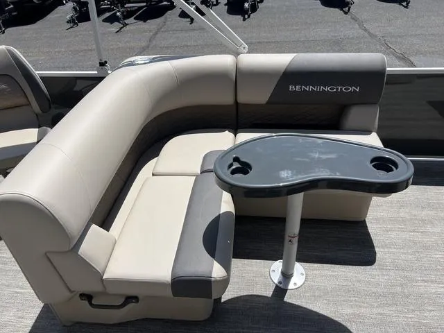 Slide: The Image of Bennington 22 SS SPS Tri-Toon Pontoon 2025 - 23