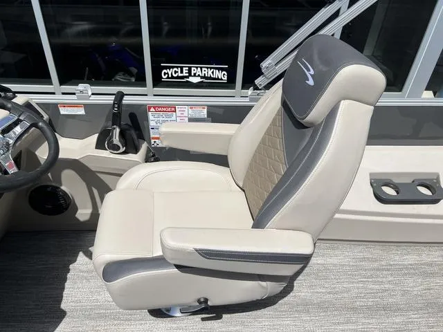 Slide: The Image of Bennington 22 SS SPS Tri-Toon Pontoon 2025 - 25