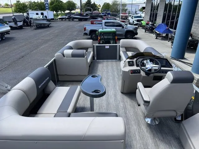 Slide: The Image of Bennington 22 SS SPS Tri-Toon Pontoon 2025 - 34