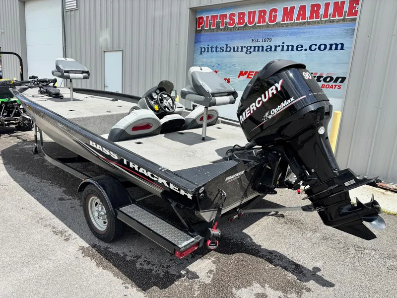 Slide: The Image of 2012 Bass Tracker PRO TEAM 190 boat with Mercury engine at Pittsburg Marine dealership. - 10
