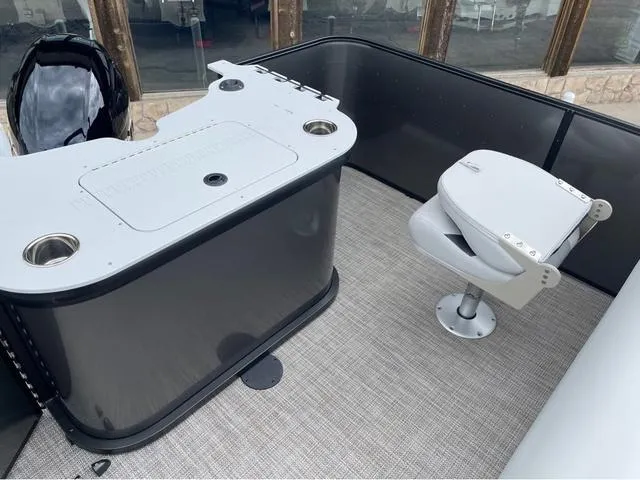 Slide: The Image of G3 Select 20F 2025 - 19