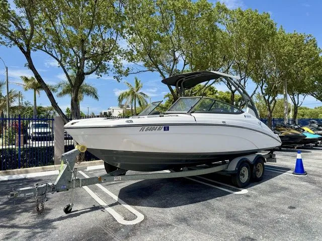 The Image of Yamaha 212 Limited S 2017 - 1