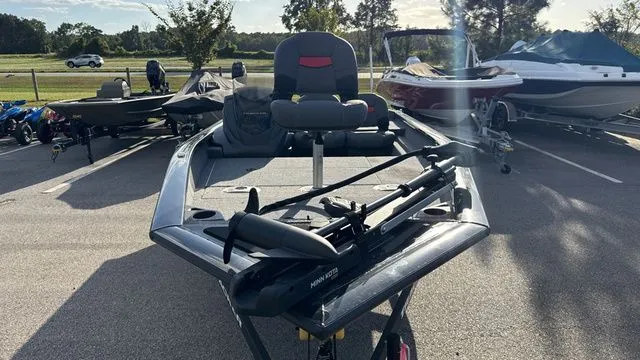 Slide: The Image of Tracker BASS TRACKER CLASSIC XL W/50 HP 2025 - 8