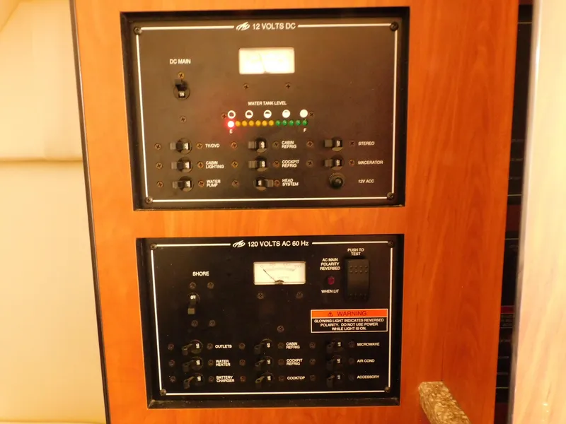 Slide: The Image of Monterey 260 SCR 2011 - 101