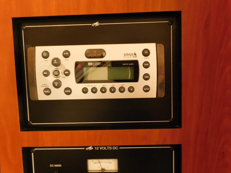 Slide: The Image of Monterey 260 SCR 2011 - 104