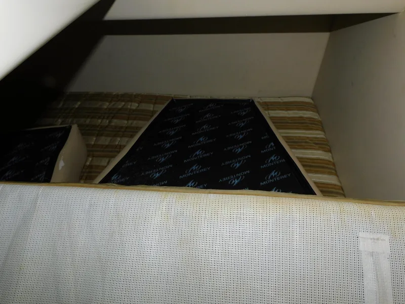 Slide: The Image of Monterey 260 SCR 2011 - 112