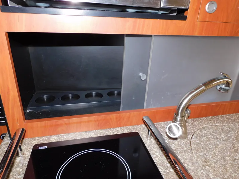 Slide: The Image of Monterey 260 SCR 2011 - 115