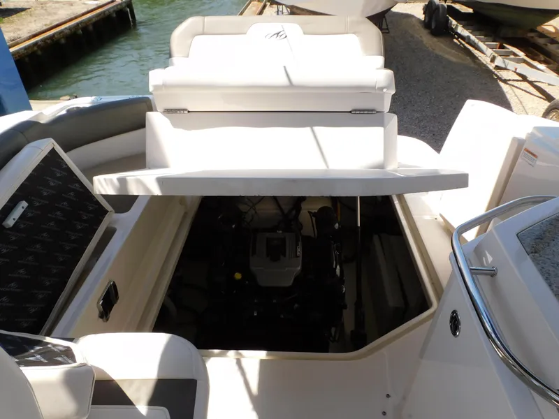 Slide: The Image of Monterey 260 SCR 2011 - 119