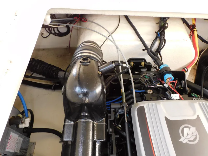 Slide: The Image of Monterey 260 SCR 2011 - 123