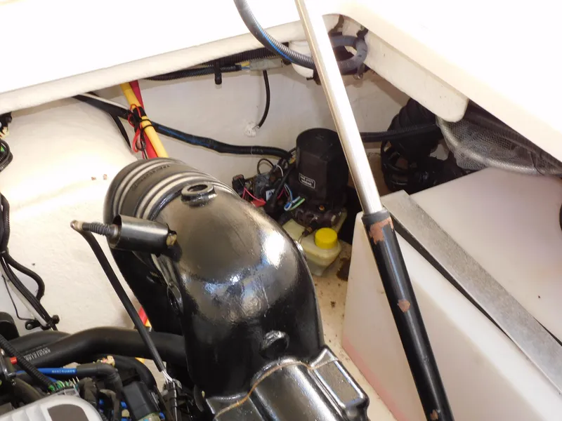 Slide: The Image of Monterey 260 SCR 2011 - 125