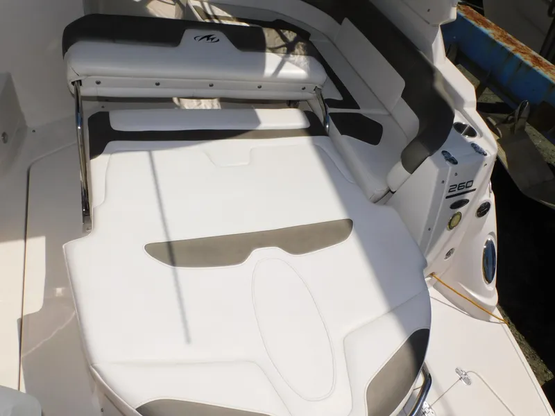 Slide: The Image of Monterey 260 SCR 2011 - 52