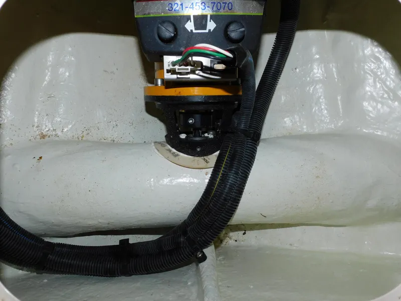 Slide: The Image of Monterey 260 SCR 2011 - 95